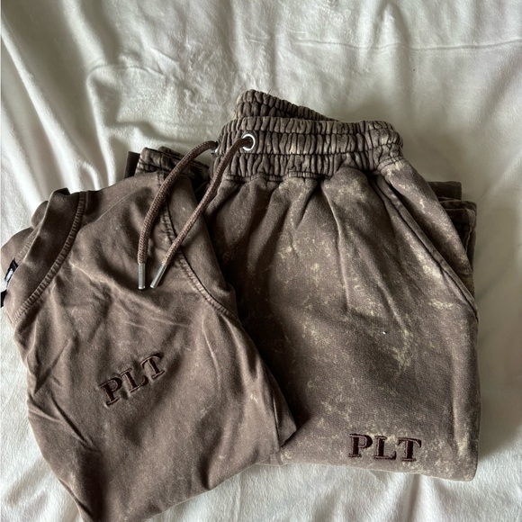 PLT PrettyLittleThing set. Sweatpants and t-shirt - Picture 2 of 6